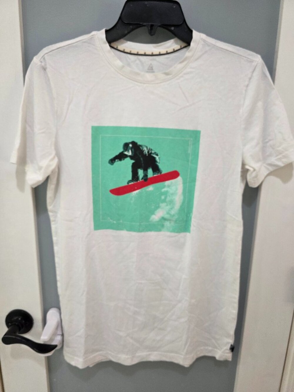RP Zone White Snowboard Graphic‎ T-Shirt – Men’s Small Short Sleeve